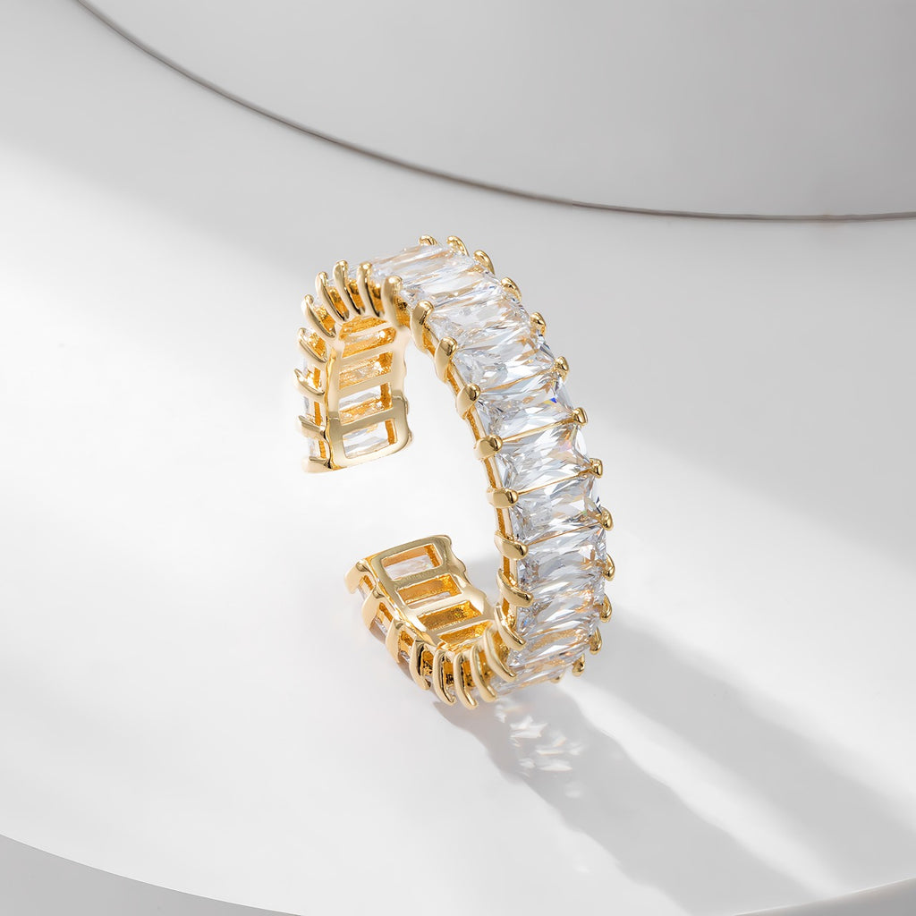 14K Forgyldt Åben Ring med Baguette Zirkonia Sten – Elegant og Tidløs Design