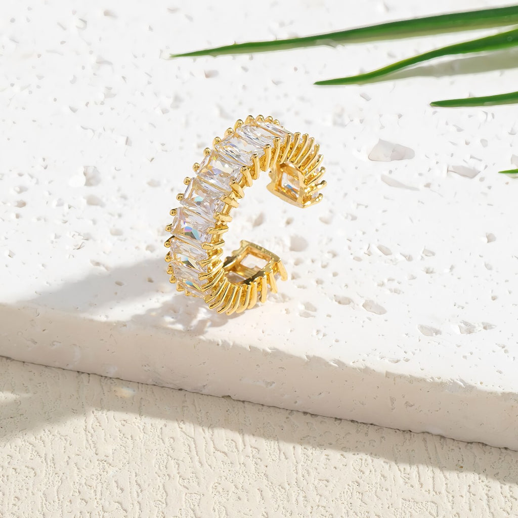 14K Forgyldt Åben Ring med Baguette Zirkonia Sten – Elegant og Tidløs Design