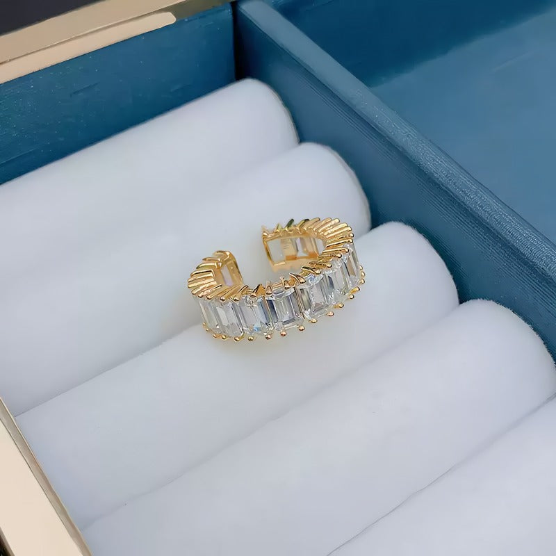 14K Forgyldt Åben Ring med Baguette Zirkonia Sten – Elegant og Tidløs Design