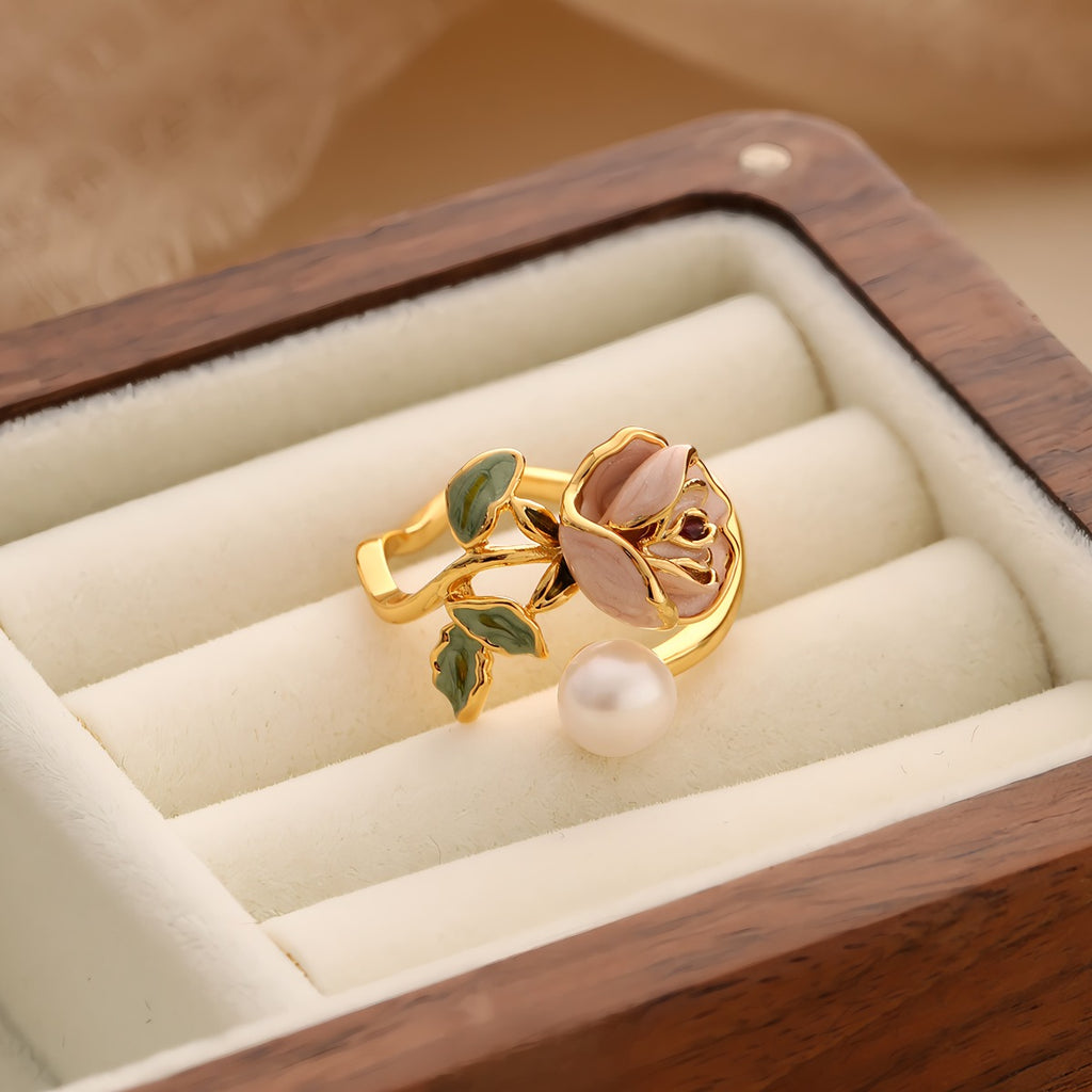 14K Guldbelagt Justerbar Ring med Rosa Rose og Grønne Blade – Romantisk og Unik