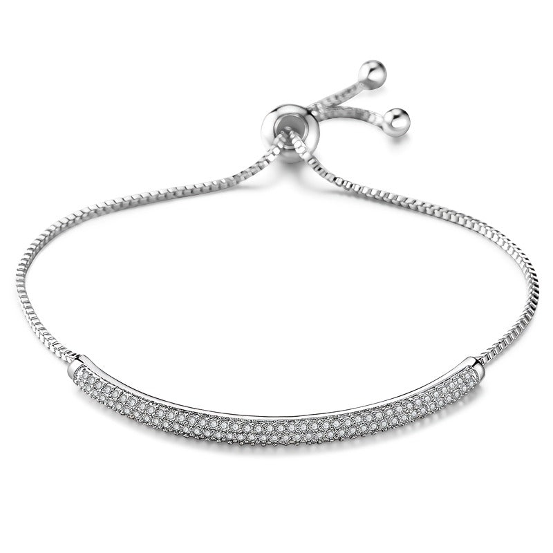 14K Hvidguldsbelagt Justerbar Armbånd med Zirkonia – Elegant og Luksuriøst Design
