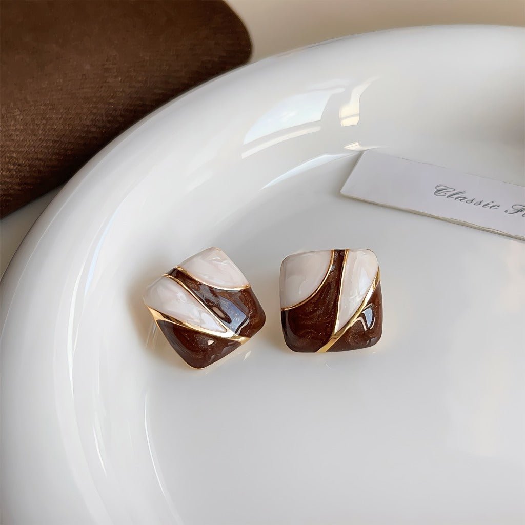 14K Forgyldt 925 Sterling Sølv Sølvnål Håndmalet Emalje Øreringe i Brun & Elfenben – Elegant Retro Design - Lilla Villa