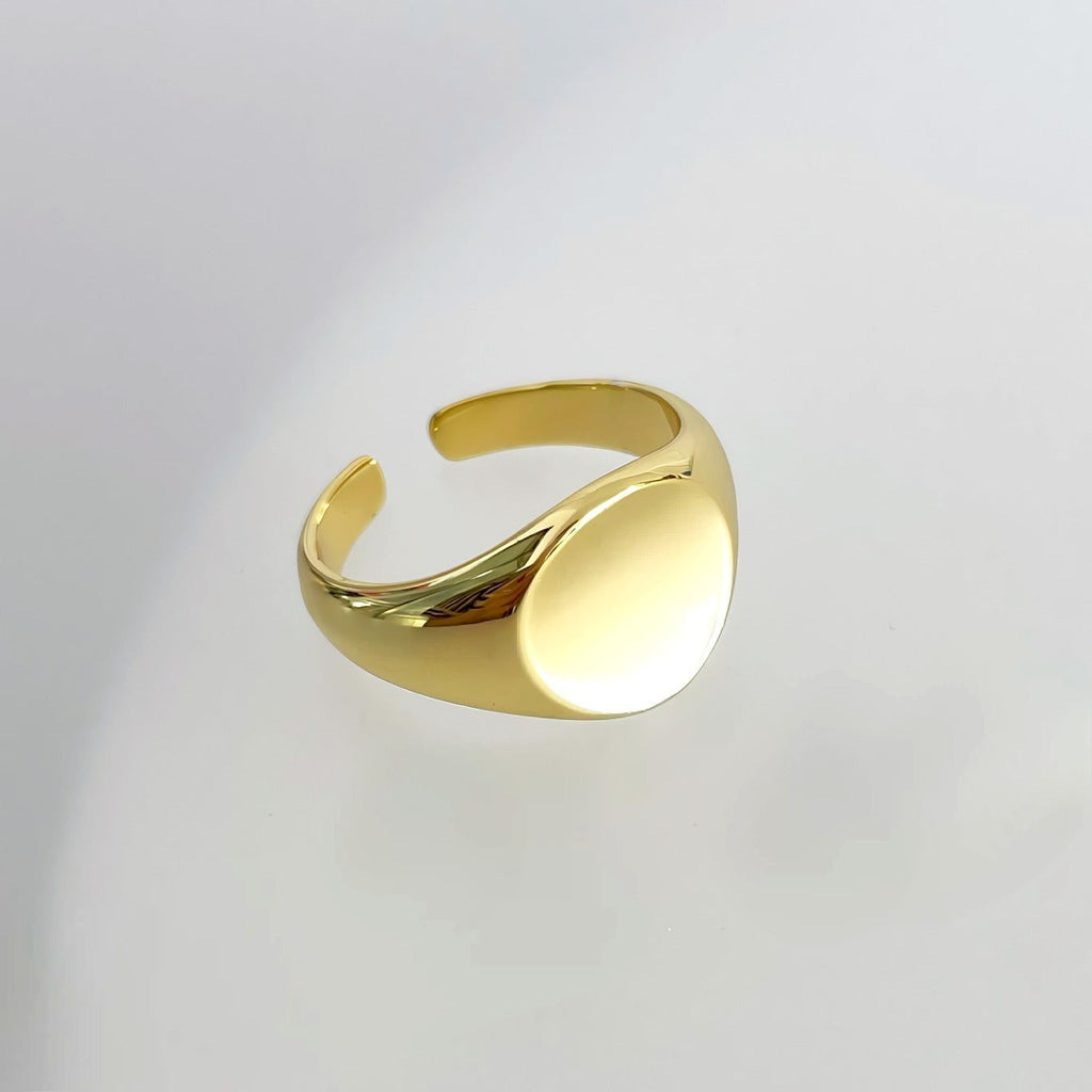 14K Forgyldt Justerbar Ring med Poleret Konkav Design – Elegant og Minimalistisk - Lilla Villa