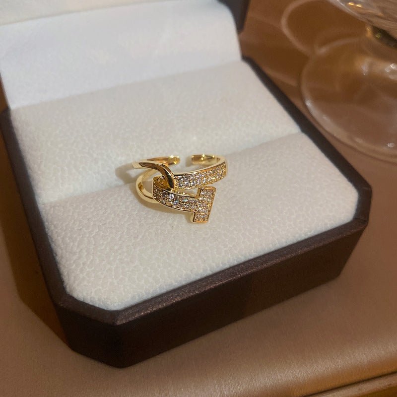 14K Forgyldt Justerbar Ring med T - Design– Elegant Design med Zirkonia - Lilla Villa