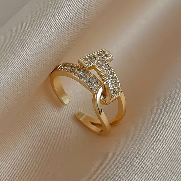 14K Forgyldt Justerbar Ring med T - Design– Elegant Design med Zirkonia - Lilla Villa
