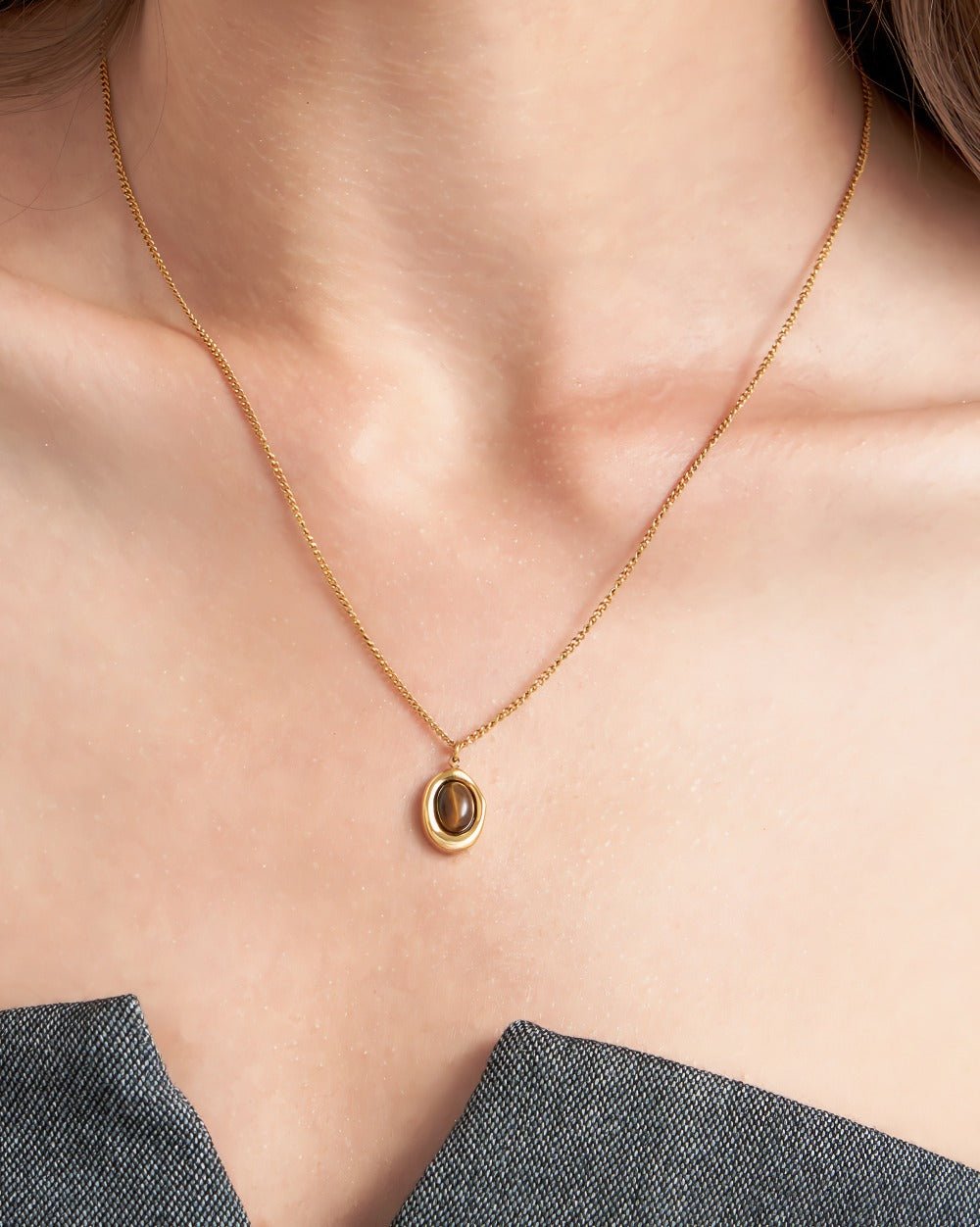 14K Forgyldt Titaniumstål Halskæde med Naturlig Tigerøje – Vintage Oval Vedhæng - Lilla Villa