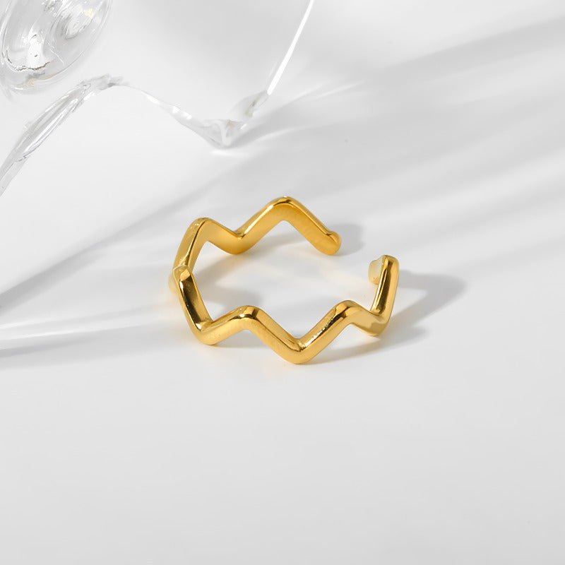 14K Forgyldt Titaniumstål Justerbar Ring med Taksformet design – Moderne og Tidløs Design - Lilla Villa