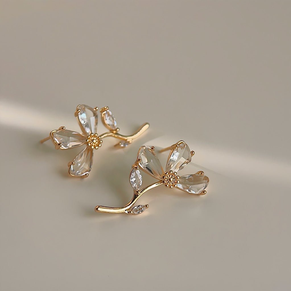 14K Forgyldte 925 Sterling Sølv Nåle Blomst Øreringe med Zirkonia – Elegant & Unikt Design - Lilla Villa