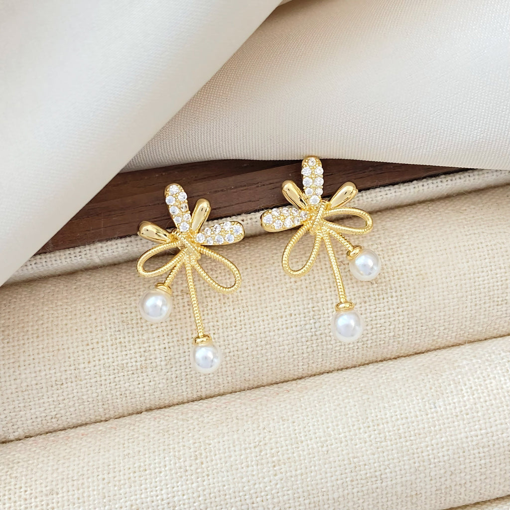 14K Forgyldte 925 sterling sølv nåle Elegant Blomsterformede Øreringe med Højglansperler - Lilla Villa
