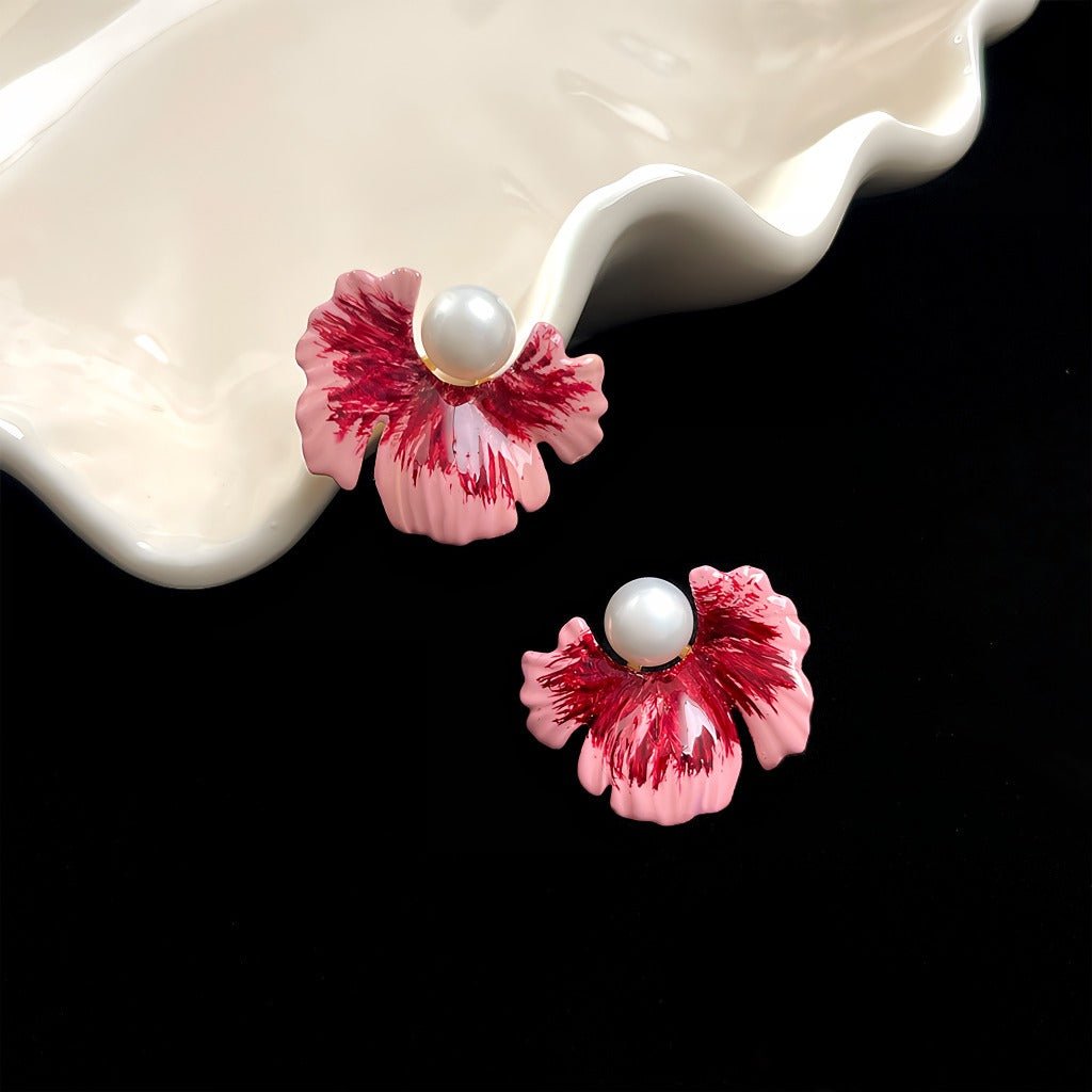 14K Forgyldte 925 sterling sølv nåle Elegant Blomstret Øreringe med Skinnende Perler og Pink Emalje - Lilla Villa
