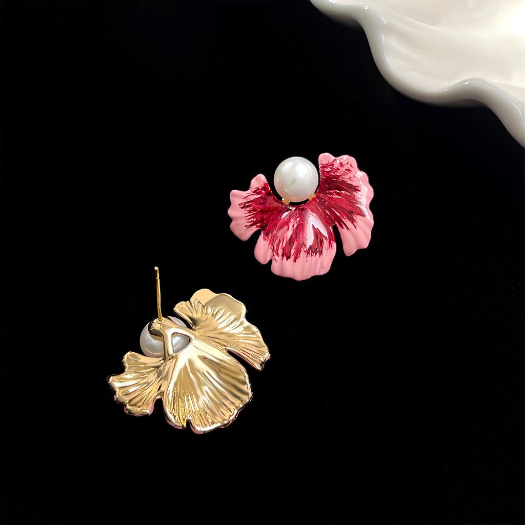 14K Forgyldte 925 sterling sølv nåle Elegant Blomstret Øreringe med Skinnende Perler og Pink Emalje - Lilla Villa