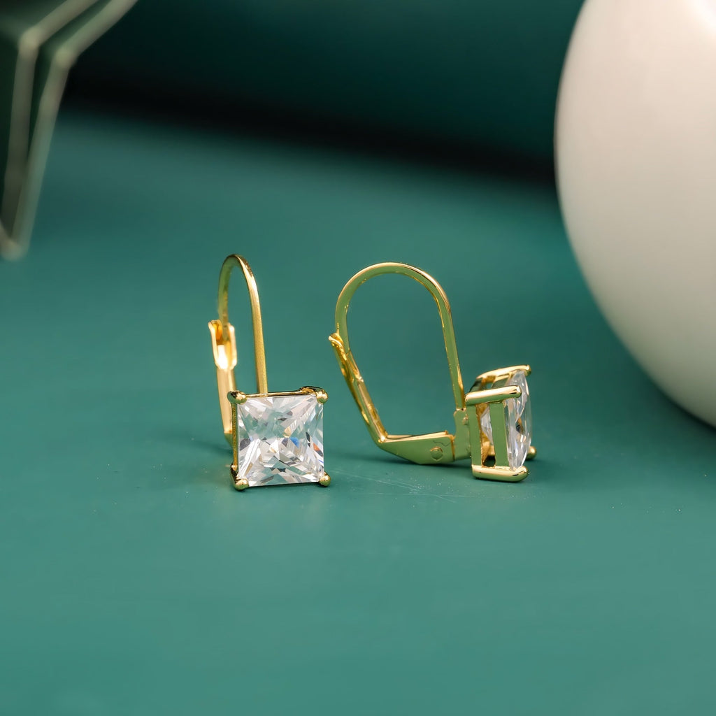14K Forgyldte Øreringe med Firkantet Klar Zirkonia – Elegant & Let Design - Lilla Villa