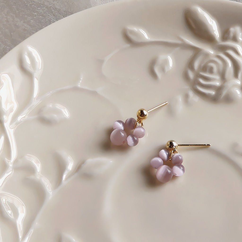 14K Forgyldte Øreringe med Katteøje Sten og 925S Sølvnål – Elegant og Feminin Stil - Lilla Villa