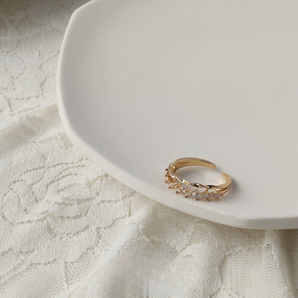 14K Guldbelagt Justerbar Flettet Ring med Zirkonia - Sten - Lilla Villa