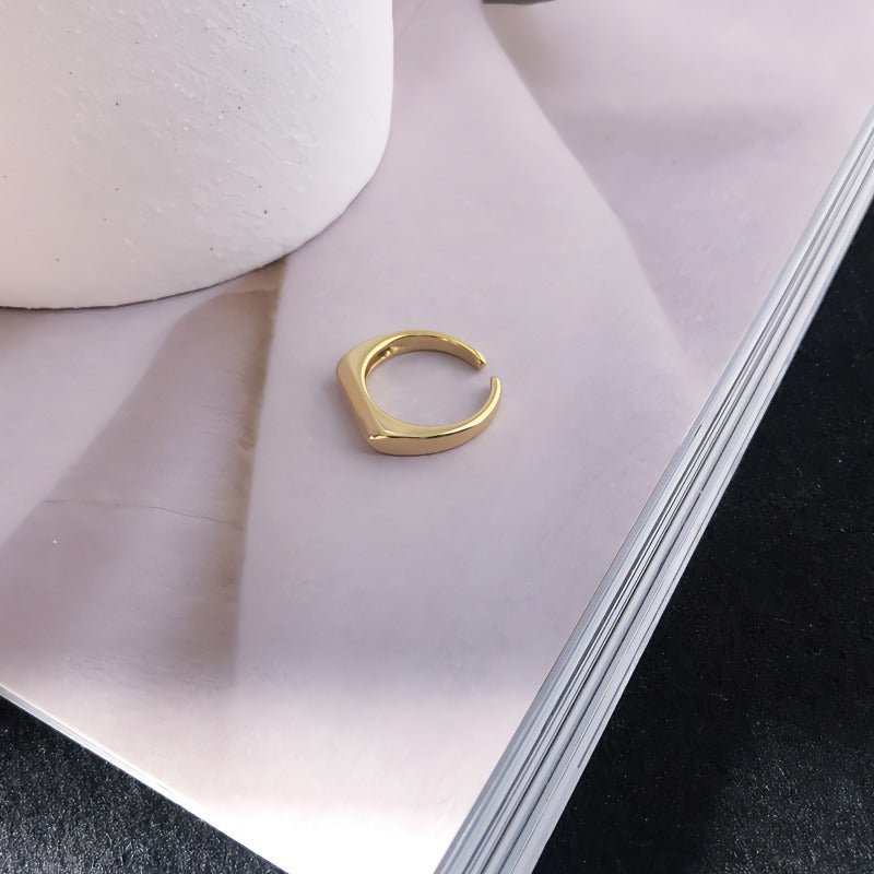 14K guldbelagt/forgyldt geometrikonveks rektangulær åben ring - Lilla Villa