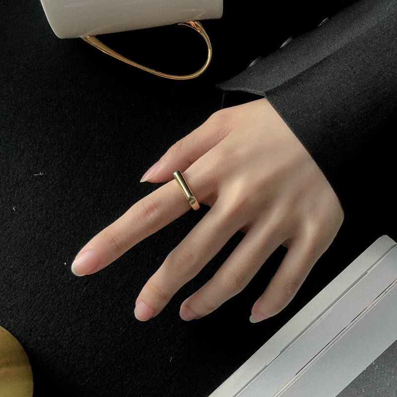 14K guldbelagt/forgyldt geometrikonveks rektangulær åben ring - Lilla Villa