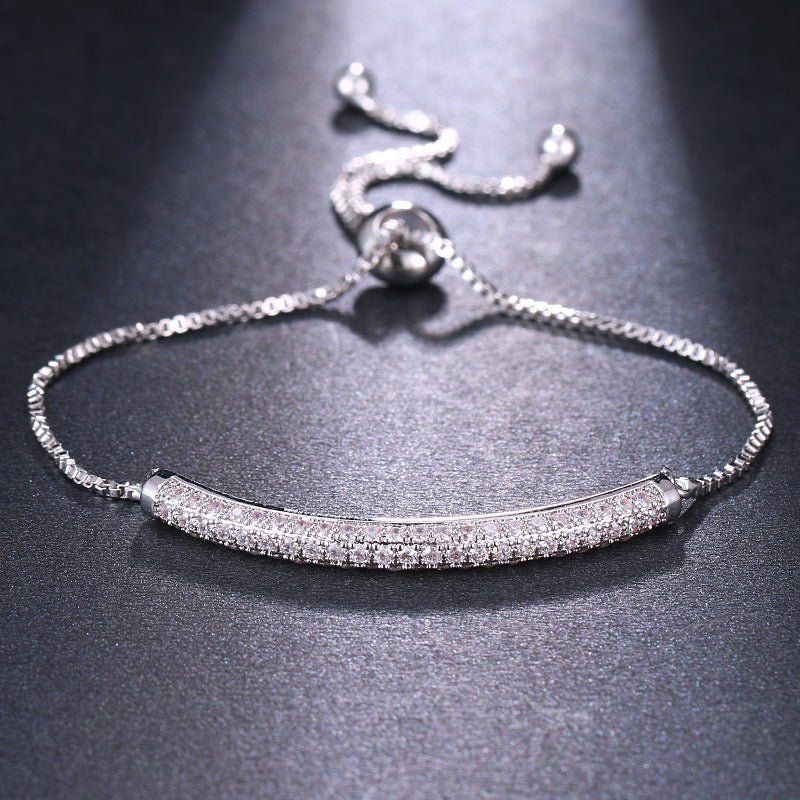 14K Hvidguldsbelagt Justerbar Armbånd med Zirkonia – Elegant og Luksuriøst Design - Lilla Villa