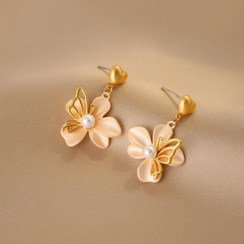 18K Forgyldt Blomster og Sommerfugleøreringe med Perle – Vintage Inklusiv Barok og Kongelig Design