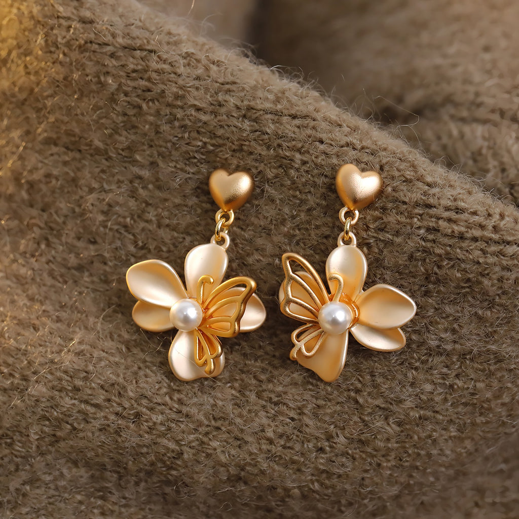 18K Forgyldt Blomster og Sommerfugleøreringe med Perle – Vintage Inklusiv Barok og Kongelig Design