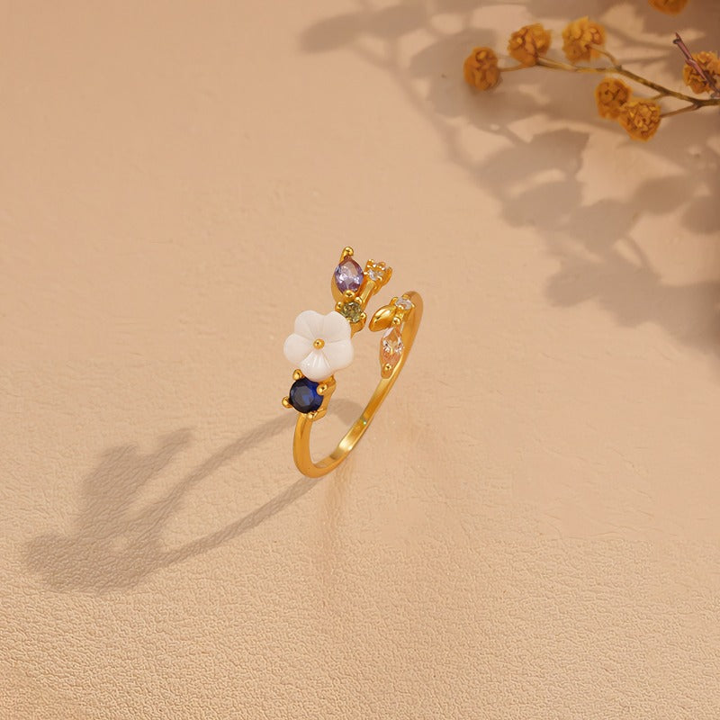 18K Forgyldt Justerbar Ring med Zirkonia og Blomst – Elegant og Farverigt Design