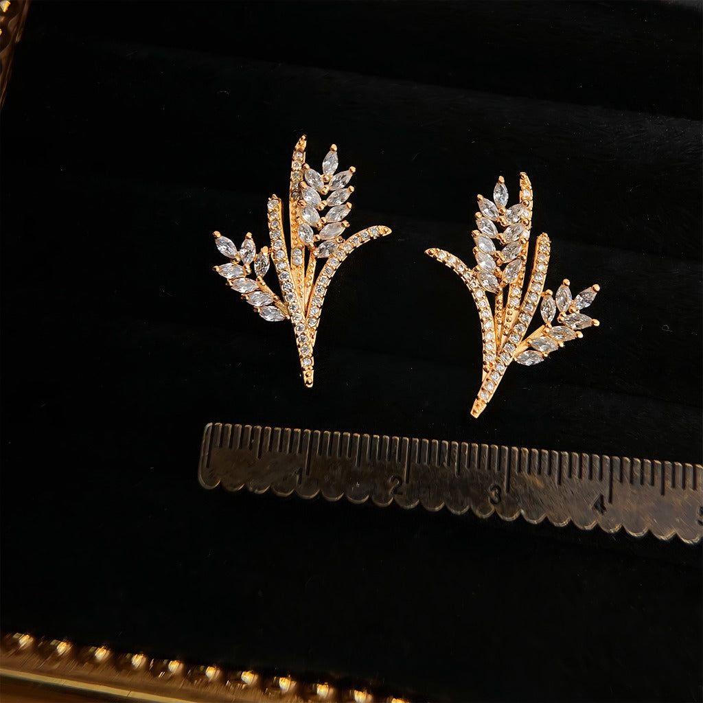 18K Forgyldt Øreringe med Zirkonia i Vintage Hvede/Blad Design – Elegant & Kunstnerisk