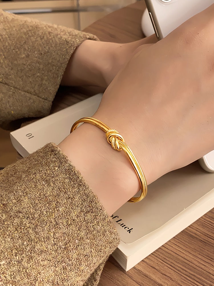 18K guldbelagt/forgyldt håndlavet knudeåben armbånd i minimalistisk design