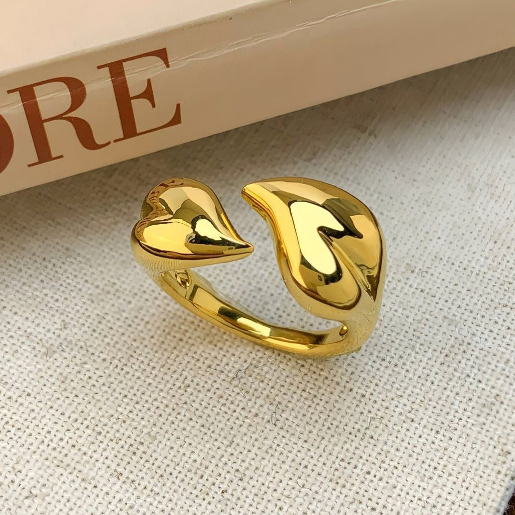18K Forgyldt Åben Hjertering – Asymmetrisk og Justerbar Statement Ring - Lilla Villa