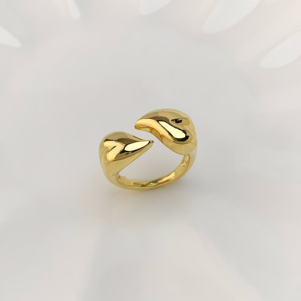 18K Forgyldt Åben Hjertering – Asymmetrisk og Justerbar Statement Ring - Lilla Villa