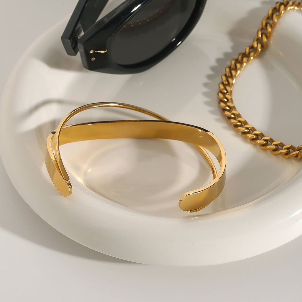18K Forgyldt Titaniumstål Håndlavet Åben Justerbar Armbånd – Moderne og Elegant Design - Lilla Villa
