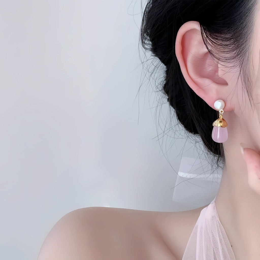 18K Forgyldte Øreringe med Lyserød Chalcedon (naturlig halvædelsten) og Ferskvandsperle – Elegant og Feminin Stil - Lilla Villa