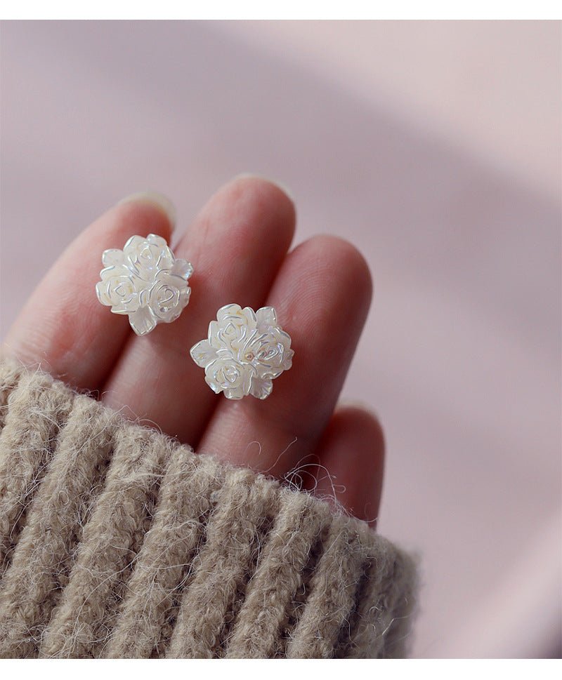 925 sølv nål enkle søde rose blomster hvidguld belagt øreringe/ørestikker - Lilla Villa