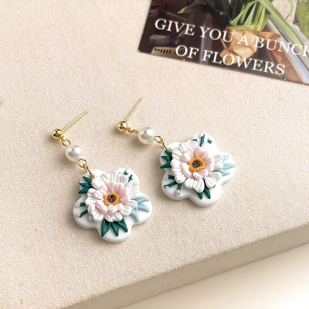 925 Sterling Silver Nål 14K forgyldt Elegant Handcrafted Floral Earrings with Freshwater Pearls - Lilla Villa
