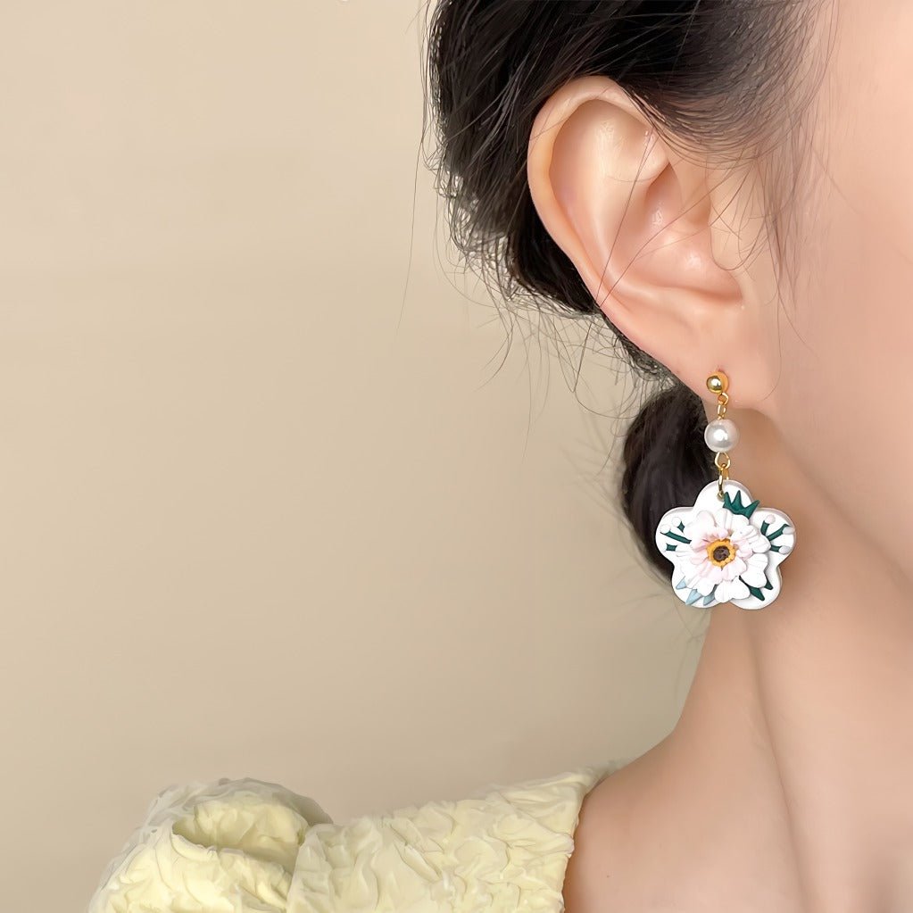 925 Sterling Silver Nål 14K forgyldt Elegant Handcrafted Floral Earrings with Freshwater Pearls - Lilla Villa