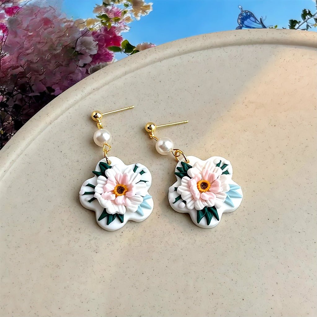 925 Sterling Silver Nål 14K forgyldt Elegant Handcrafted Floral Earrings with Freshwater Pearls - Lilla Villa