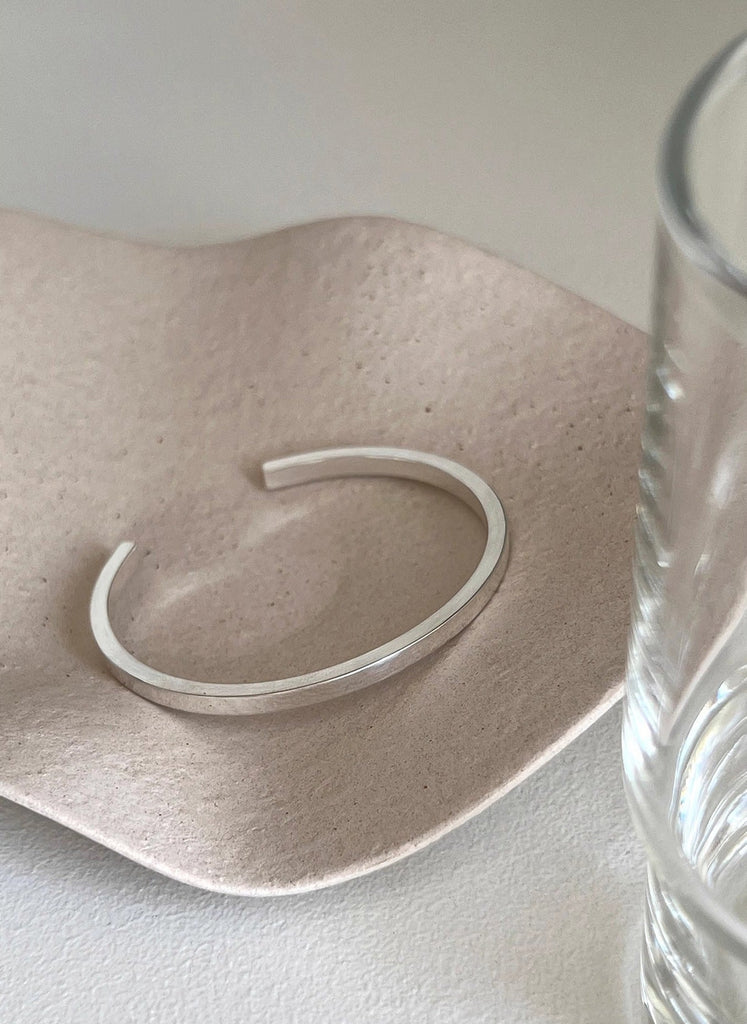 925 Sterling Sølv Åben Armbånd med Poleret Finish – Enkel og Elegant Design - Lilla Villa