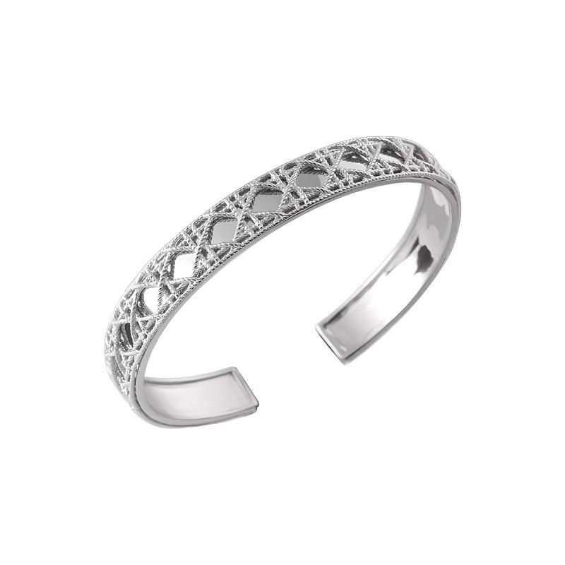 925 Sterling Sølv Åben Armbånd med Udskåret Mønster – Justerbart og Elegant Design - Lilla Villa