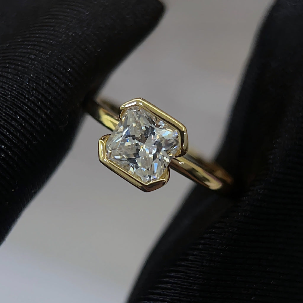 925 Sterling Sølv Åben Ring med 14K Forgyldning og Firkantet Zirkonia - Lilla Villa