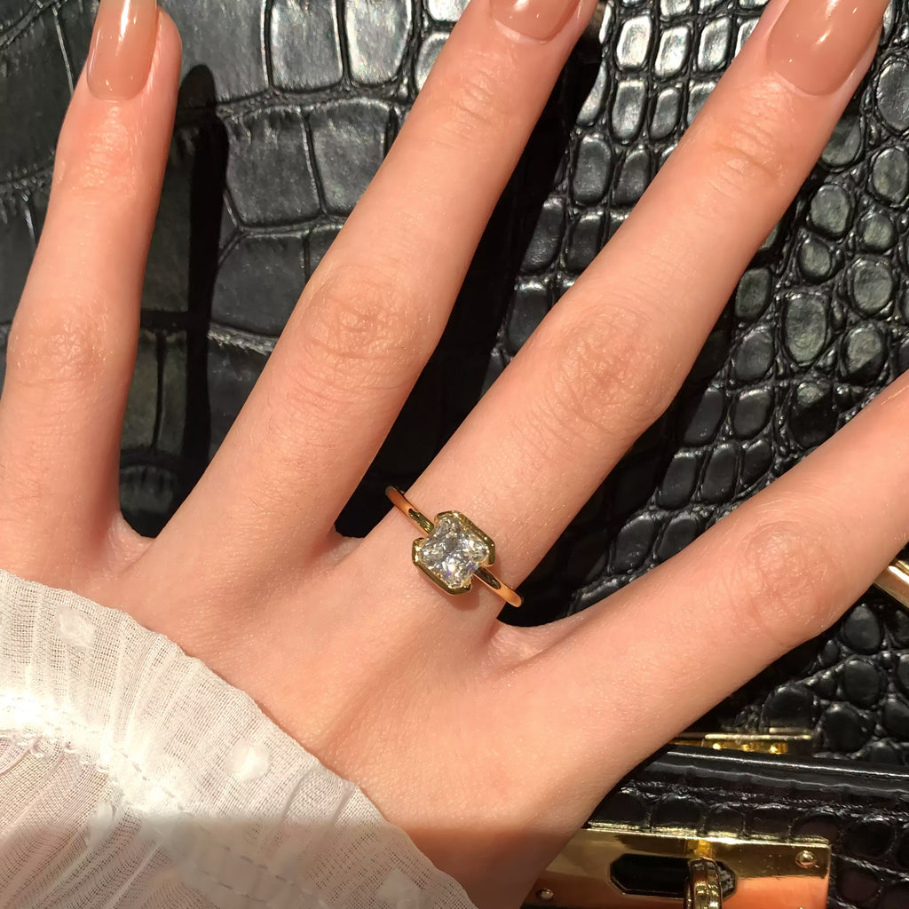925 Sterling Sølv Åben Ring med 14K Forgyldning og Firkantet Zirkonia - Lilla Villa
