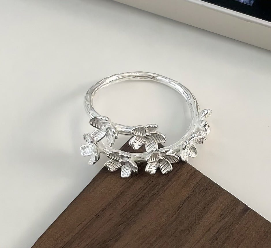 925 Sterling Sølv Åben Ring med 3D Blomsterdesign – Elegant og Naturlig Blomsterinspireret - Lilla Villa