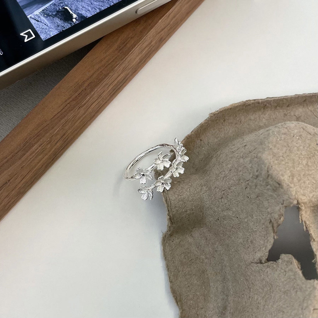 925 Sterling Sølv Åben Ring med 3D Blomsterdesign – Elegant og Naturlig Blomsterinspireret - Lilla Villa