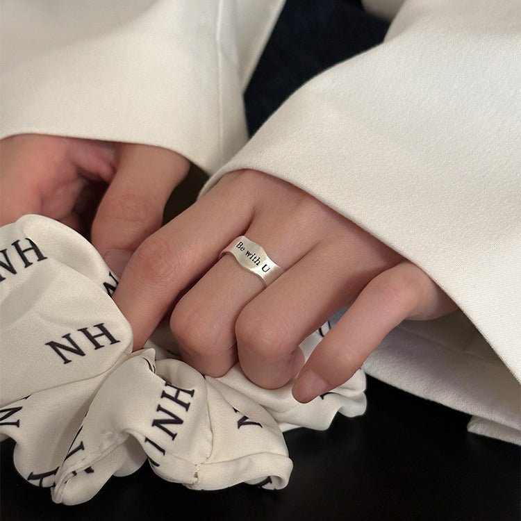 925 Sterling Sølv “Be With U” Bølgeformet Åben Ring – Justerbar & Elegant - Lilla Villa