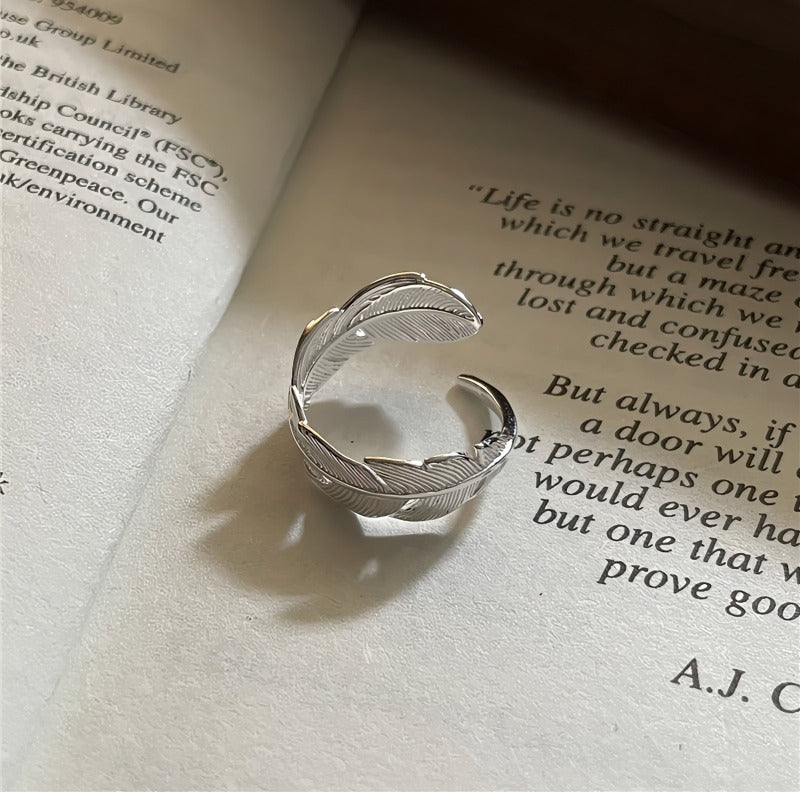 925 Sterling Sølv Justerbar Fjer Ring – Elegant og Tidløst Design - Lilla Villa