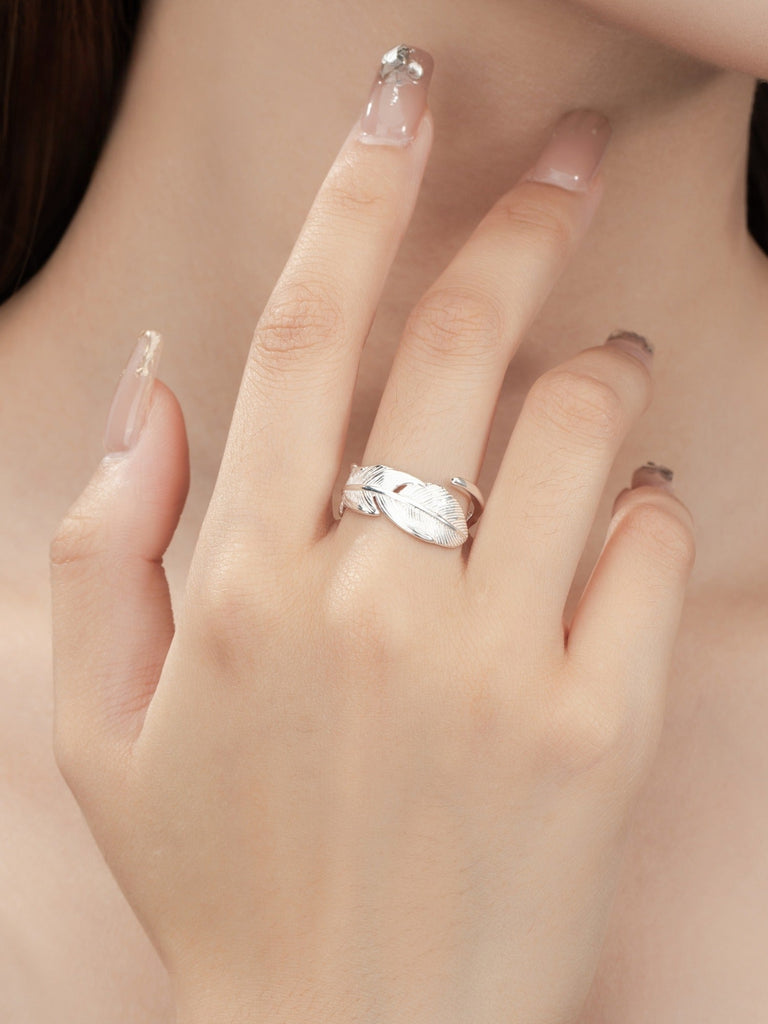 925 Sterling Sølv Justerbar Fjer Ring – Elegant og Tidløst Design - Lilla Villa