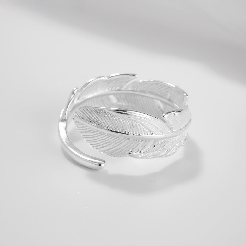 925 Sterling Sølv Justerbar Fjer Ring – Elegant og Tidløst Design - Lilla Villa
