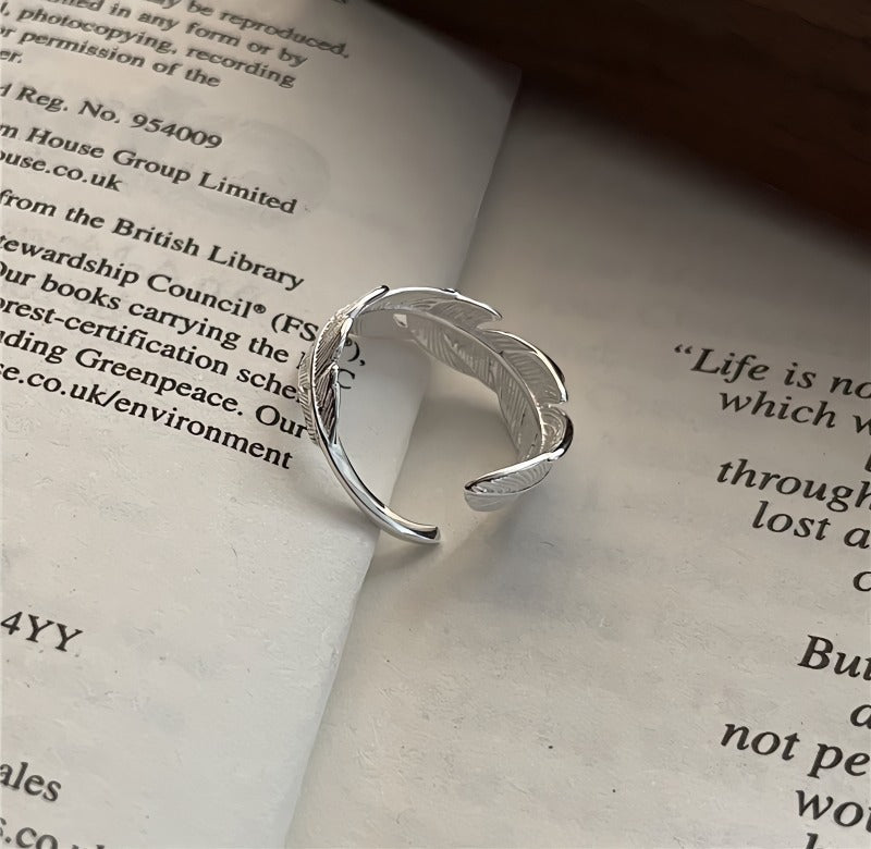 925 Sterling Sølv Justerbar Fjer Ring – Elegant og Tidløst Design - Lilla Villa