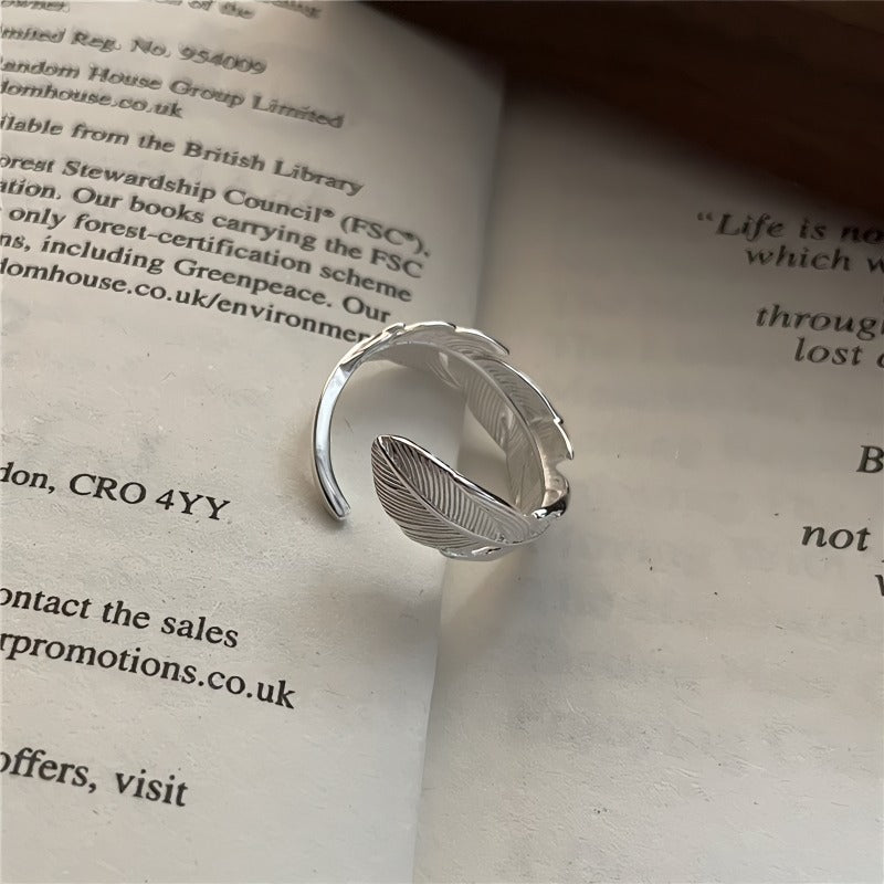 925 Sterling Sølv Justerbar Fjer Ring – Elegant og Tidløst Design - Lilla Villa