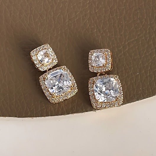 925 Sterling Sølv Nåle 14K Forgyldte Firkantede Geometriske Ørestikker med Mikropavé Zirkonia – Eksklusivt & Elegant Design - Lilla Villa