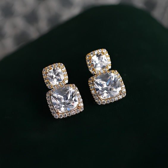 925 Sterling Sølv Nåle 14K Forgyldte Firkantede Geometriske Ørestikker med Mikropavé Zirkonia – Eksklusivt & Elegant Design - Lilla Villa