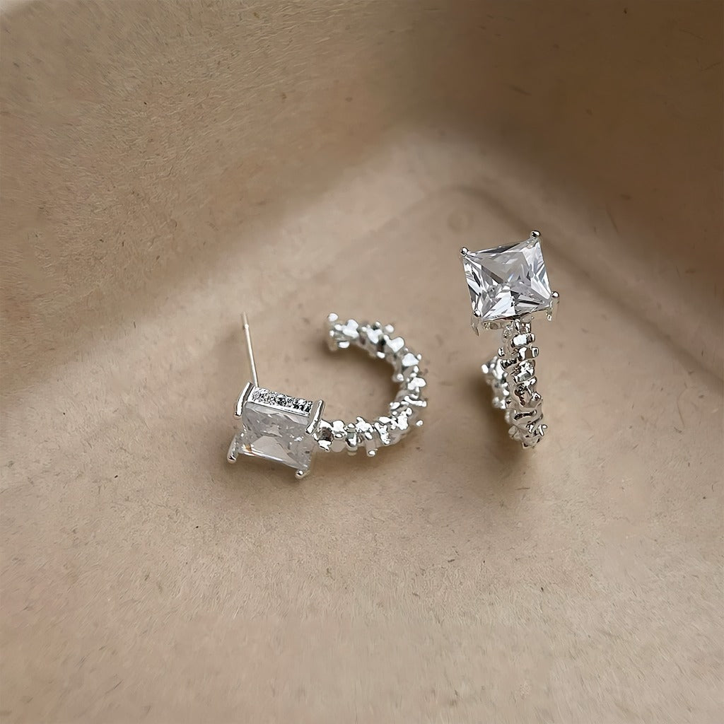 925 Sterling Sølv Nåle Elegant Kvadratiske Zirkonia Øreringe med Hvidguld Belægning - Lilla Villa