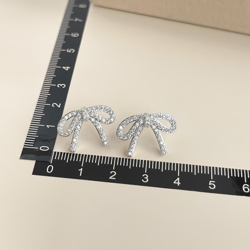 925 Sterling Sølv Nåle Hvidguld Belægning Elegant Sløjfeformede Øreringe med Zirkonia - Lilla Villa